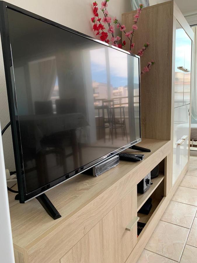 Appartement Premiere Ligne De Mer Avec Piscine Roses Exteriér fotografie