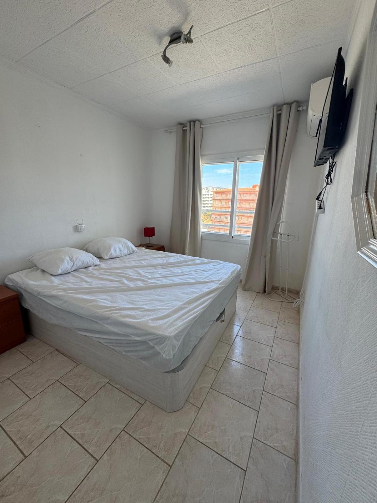 Appartement Premiere Ligne De Mer Avec Piscine Roses Exteriér fotografie